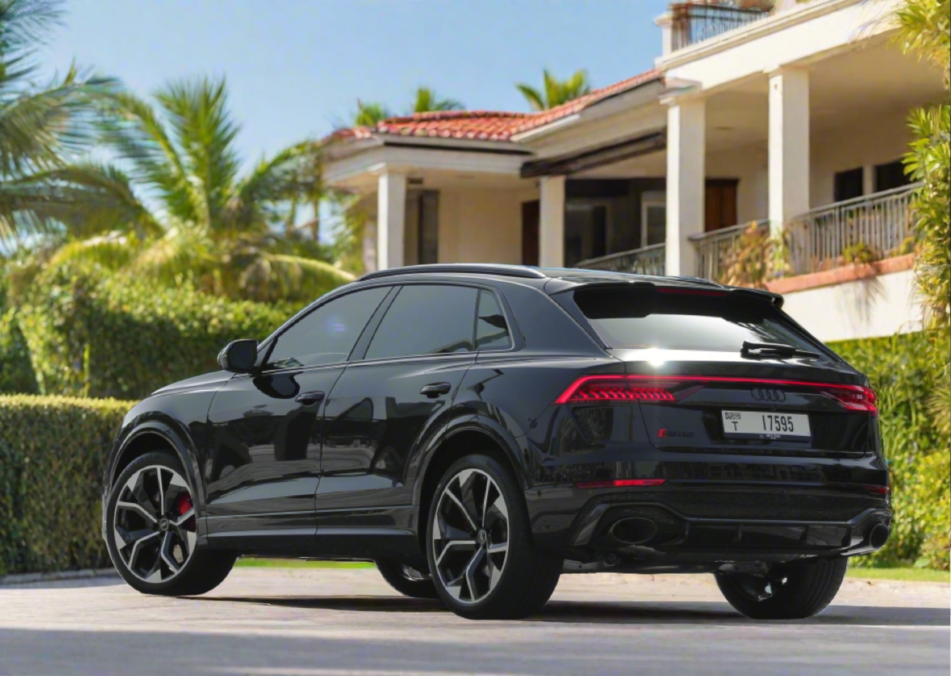 Audi-RSQ8-black-back-view